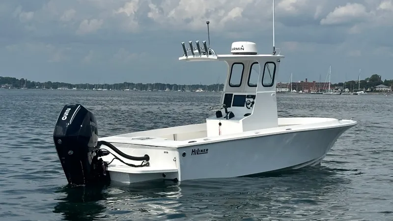 White HiLiner 222 in water